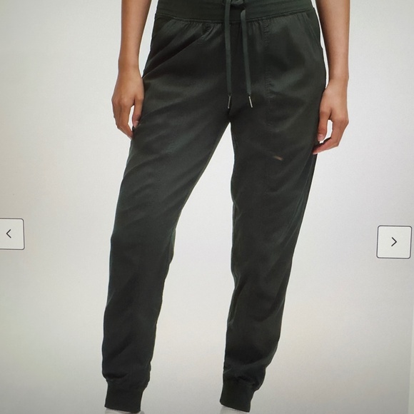 Lululemon Dance Studio Mid Rise Jogger - Picture 1 of 4